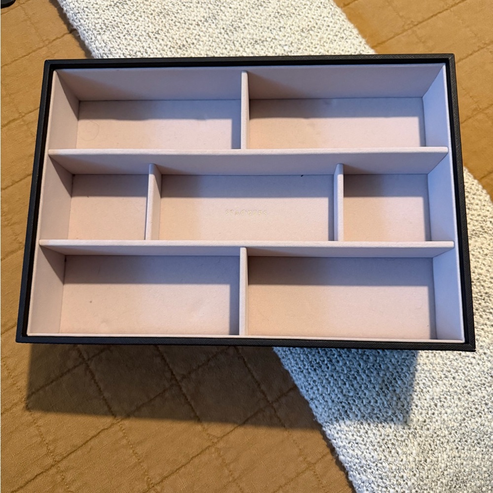 Premium Black Jewelry Organizer Box with light Grey Interior Compartments - Picture 3 of 5
